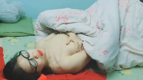Phim sex Mông To - Mấy nàng đeo kính cận dâm đãng, dùng sextoy phun nước ướt sũng đẫm đìa